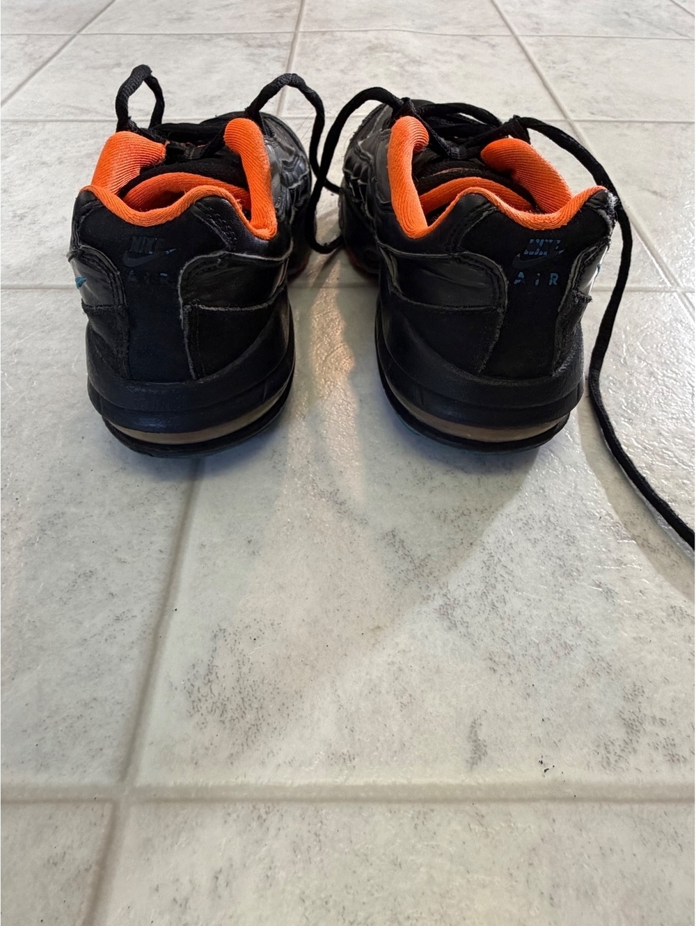 Nike Air Max Kids' Sneakers Black Orange Size 3Y - Picture 3 of 5